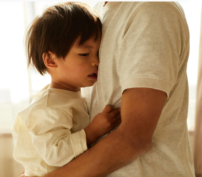 반향어(Echolalia): 유형, 원인, 부모가 도울 수 있는&nbsp;방법